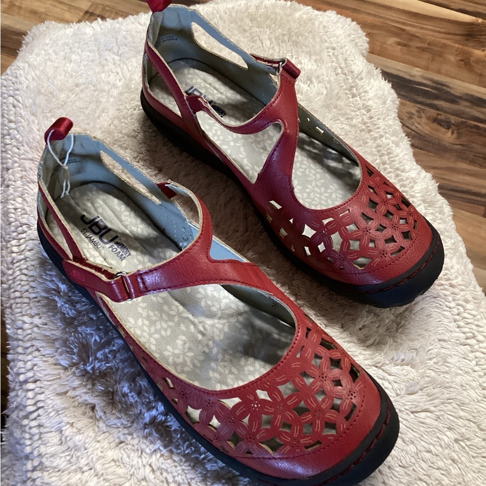 JBU Women's Red Cutout Flats NWOT Mary Jane Style